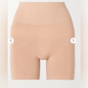 SKIMS Cream Shapewear Seamless size small